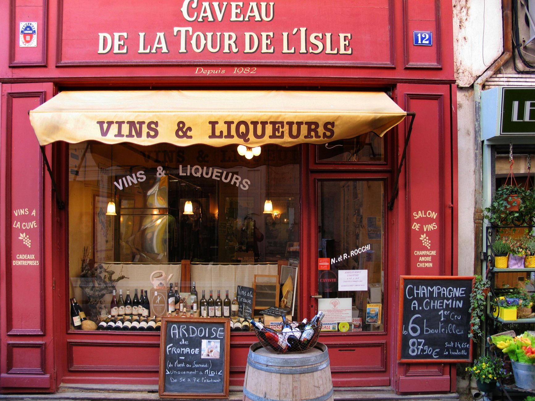 Caviste équipe à Levallois-Perret